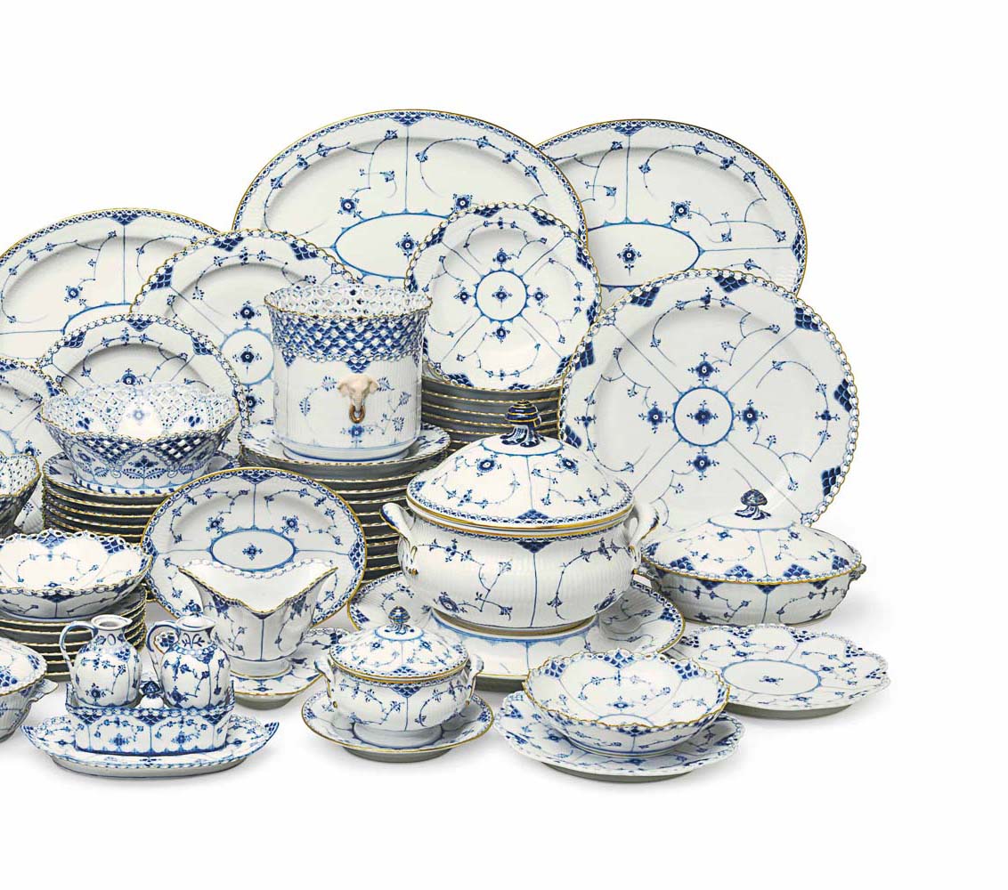 royal copenhagen porcelain blue lace part dinner service040654 copy