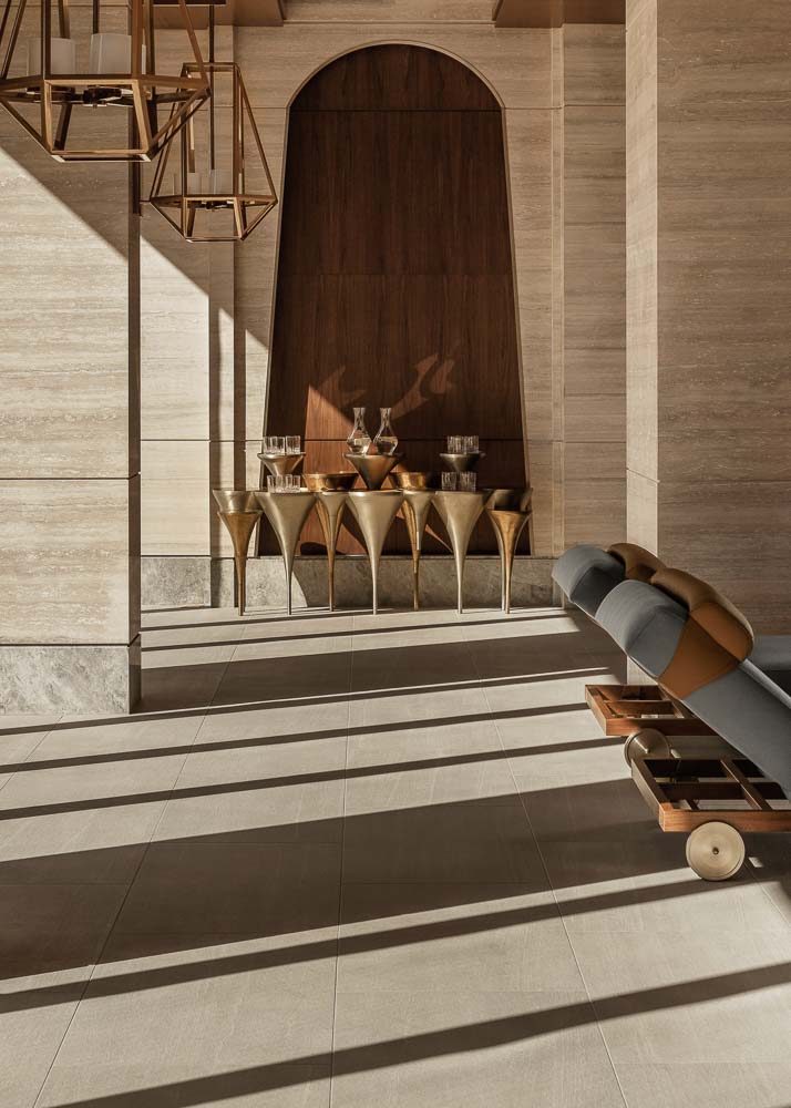 pice detalj kod bazena OO Portonovi Wellness Chenot Espace Indoor Pool Drinks Table 1404 MASTER