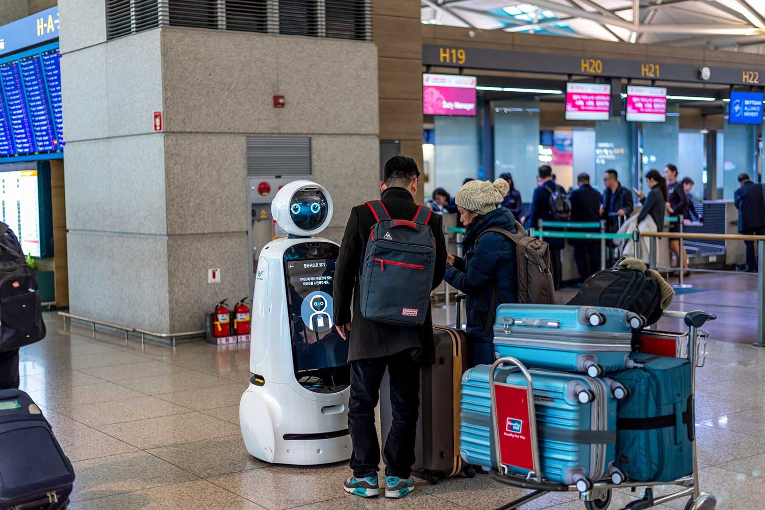 TravelRobots HERO shutterstock 1580031418